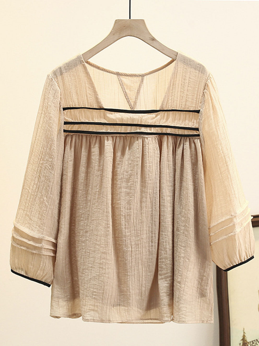 Bella Classic Back Hollowed Blouse