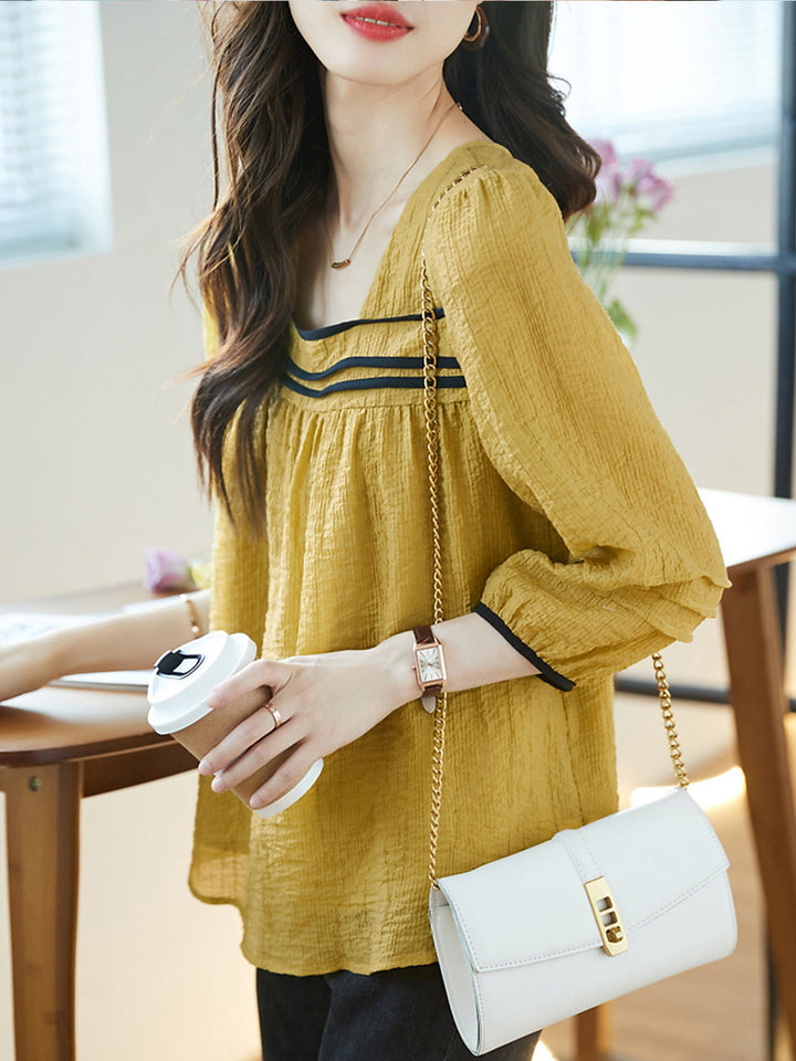 Bella Classic Back Hollowed Blouse