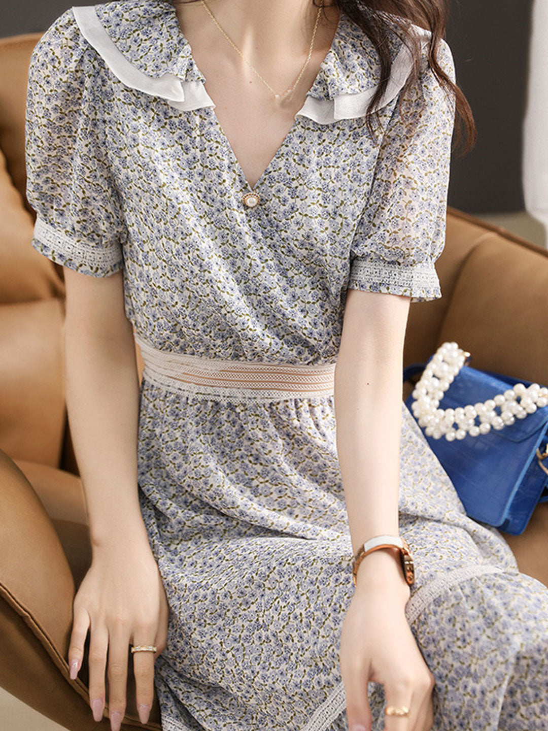 Jessica Retro V-neck Floral Puff Sleeve Dress
