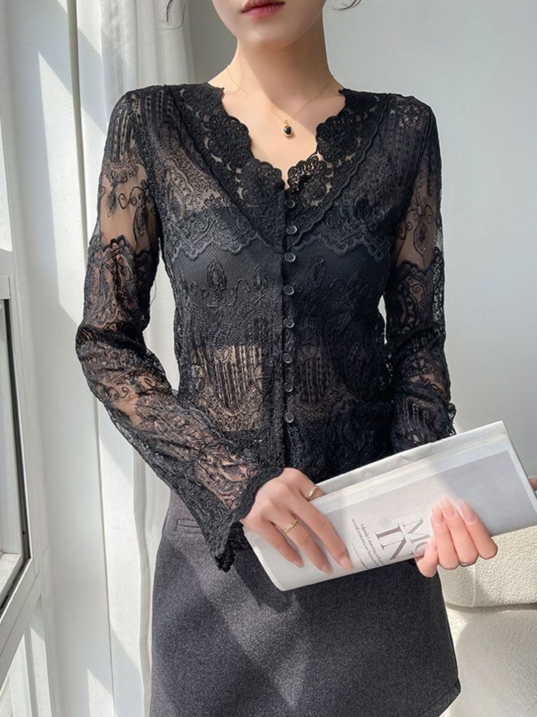 Hannah Slim V-Neck Hollowed Lace Top