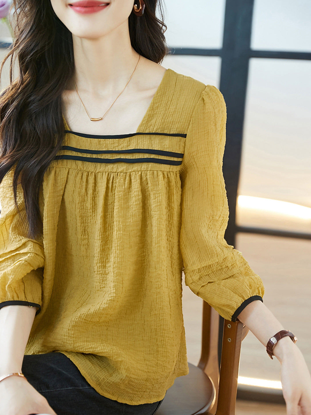 Bella Classic Back Hollowed Blouse